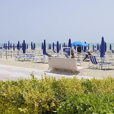 Hotel Beach2 Lido di Jesolo Exterior foto