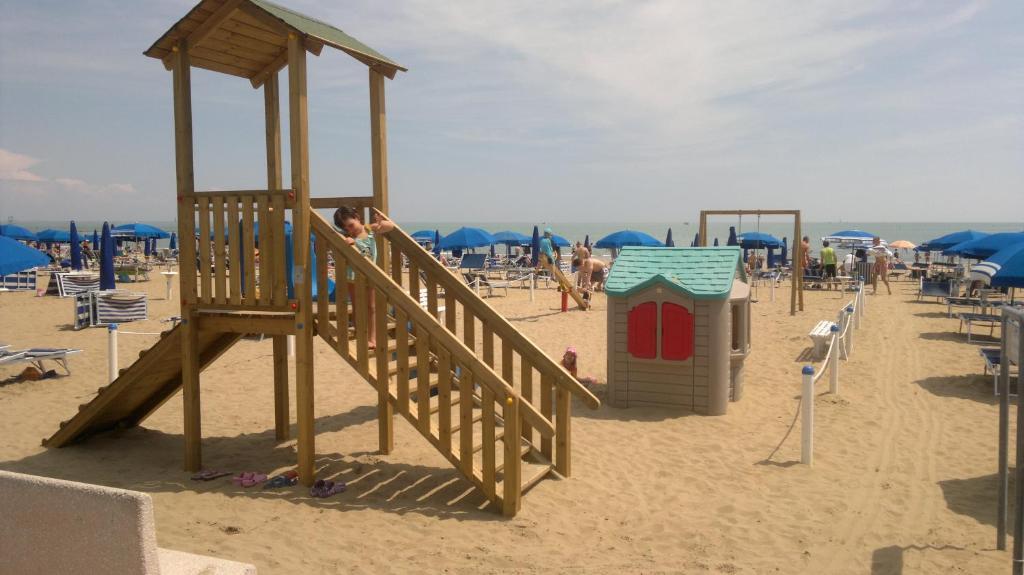 Hotel Beach2 Lido di Jesolo Exterior foto