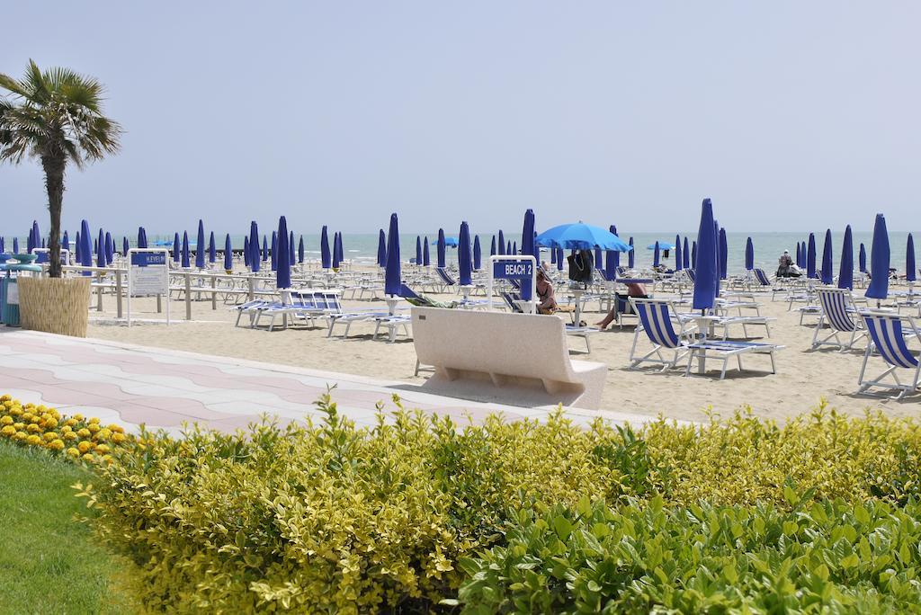 Hotel Beach2 Lido di Jesolo Exterior foto