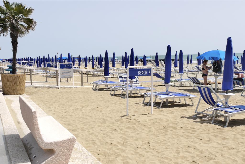 Hotel Beach2 Lido di Jesolo Exterior foto